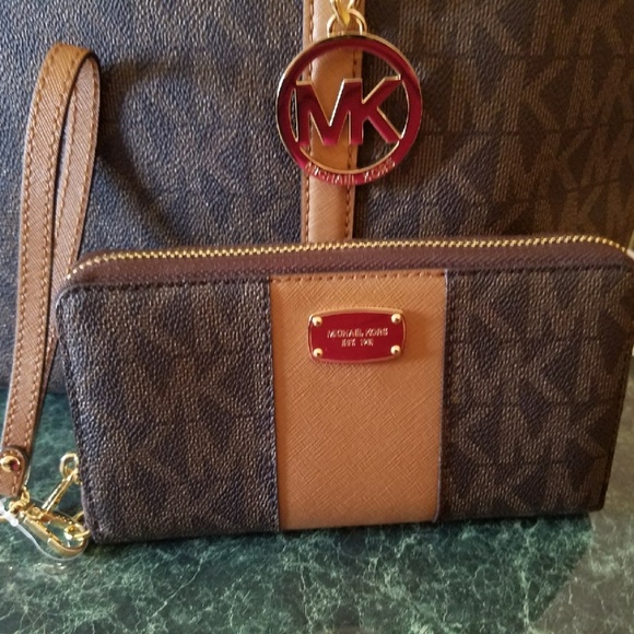 Michael Kors bag and wallet brand new - Picture 7 of 7